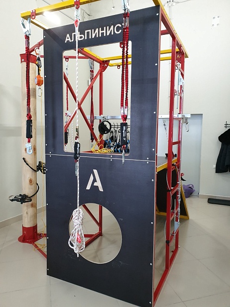 г. Самара. Тренажерный комплекс "АЛЬПИНИСТ" установлен в учебном центре ООО «Эллада» г. Самара. Тренажерный комплекс "АЛЬПИНИСТ" установлен в учебном центре ООО «Эллада»